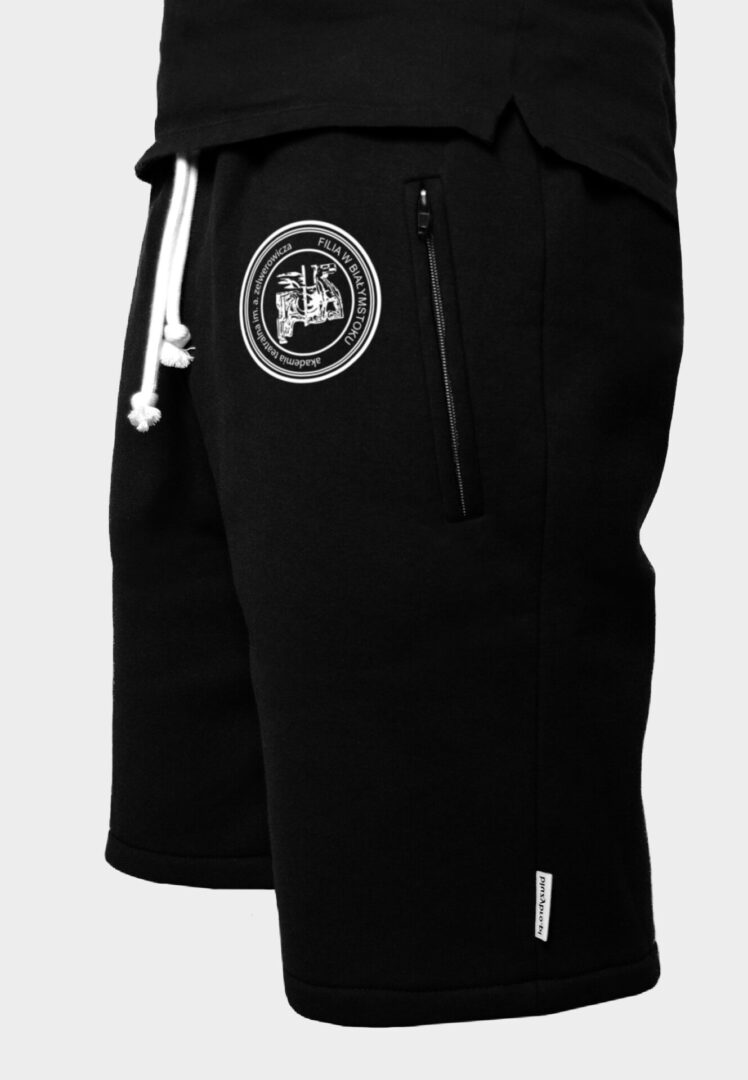 Krótkie spodenki Akademii Teatralnej w Białymstoku